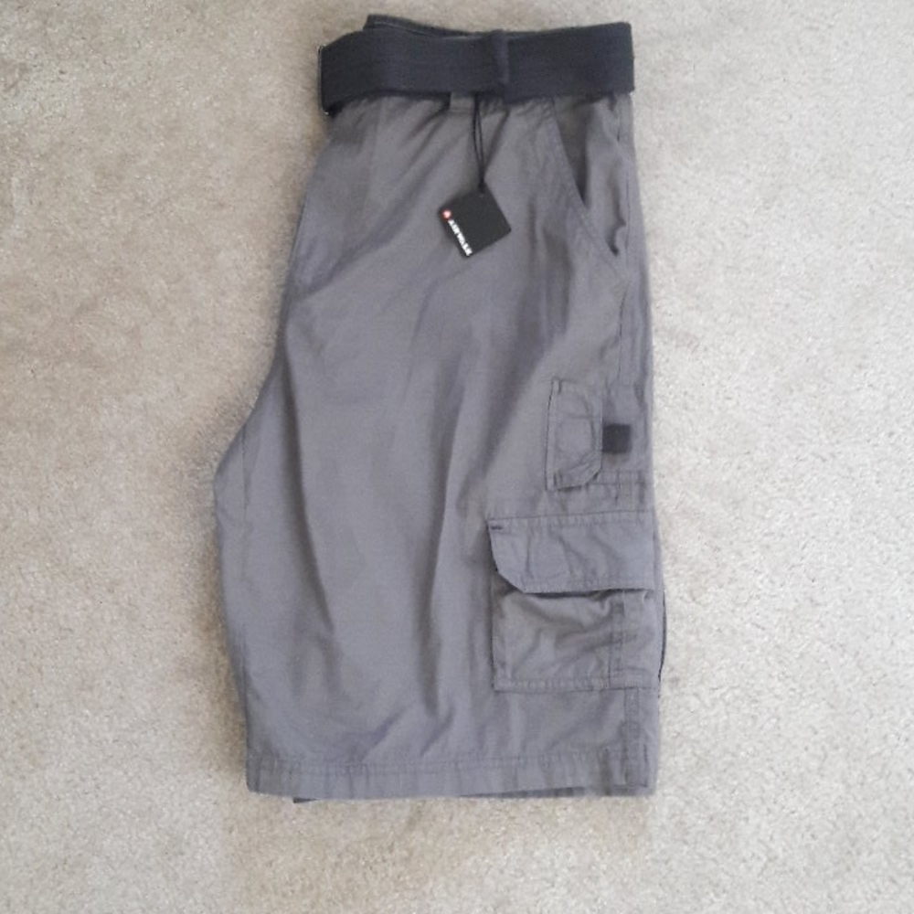 NEW NWT - Men's Short - Size 36